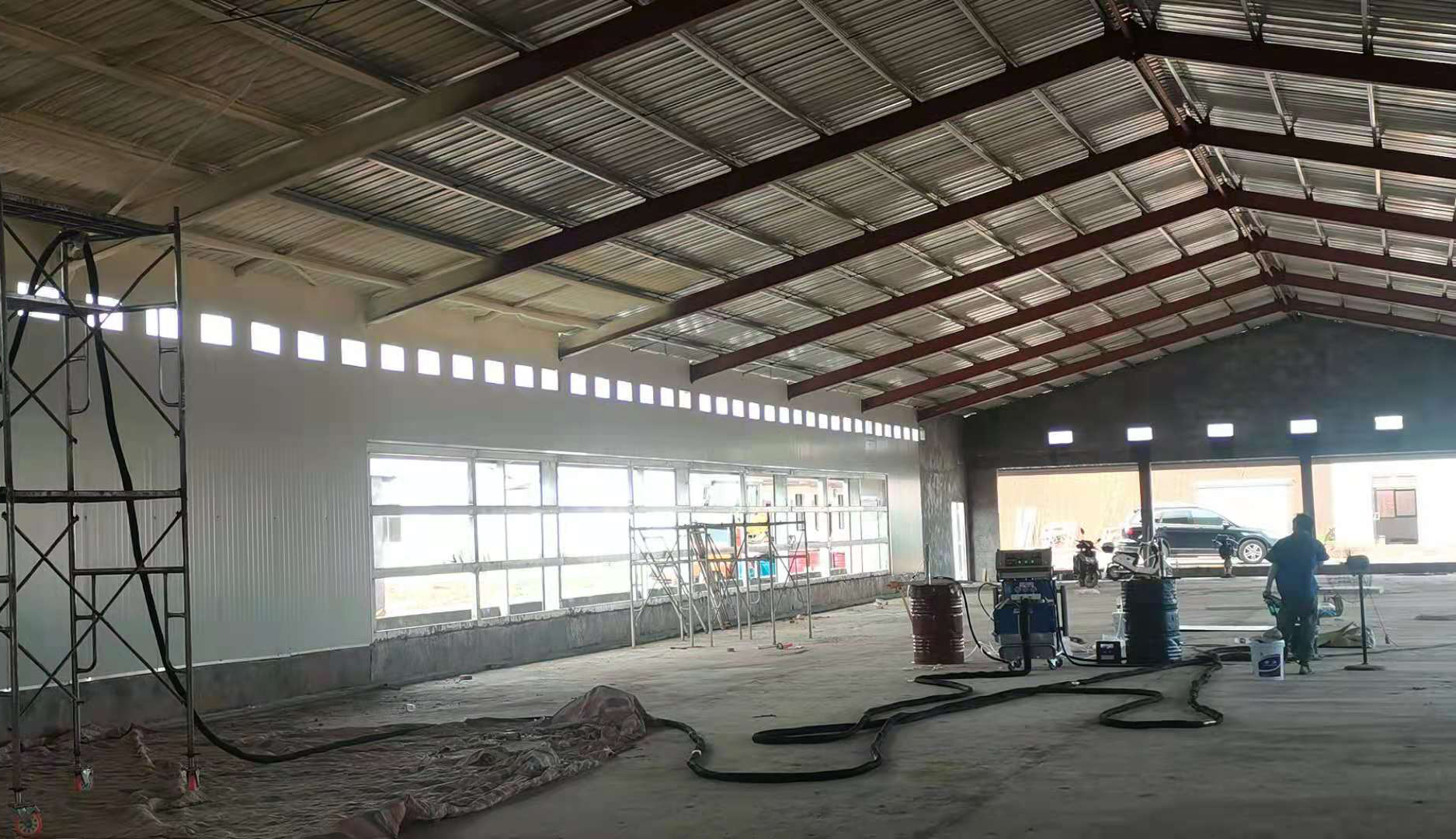 彩鋼廠房噴涂聚氨酯保溫